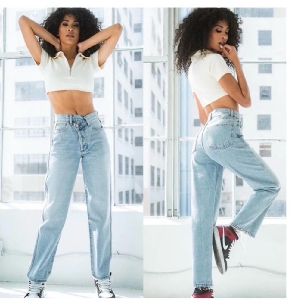 NWT Revice 90’s Baby Women's Jeans Joey Wash Light Blue Size 28